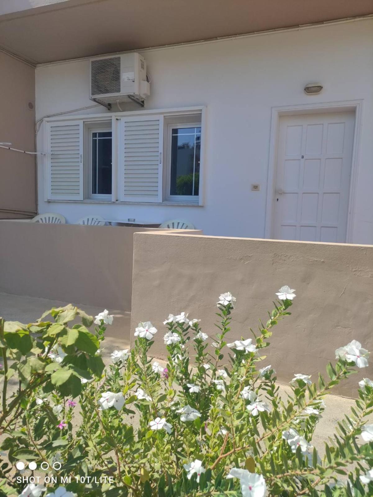 Yannis Apartments Amoudara  Exterior photo