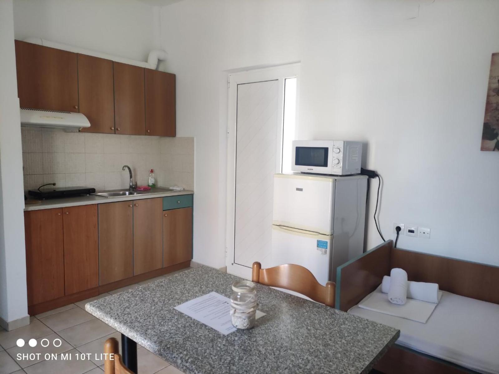 Yannis Apartments Amoudara  Exterior photo