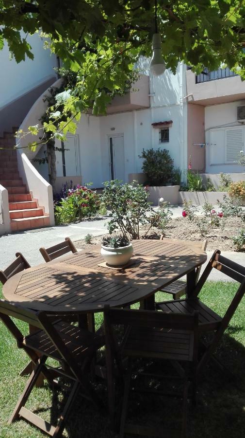 Yannis Apartments Amoudara  Exterior photo